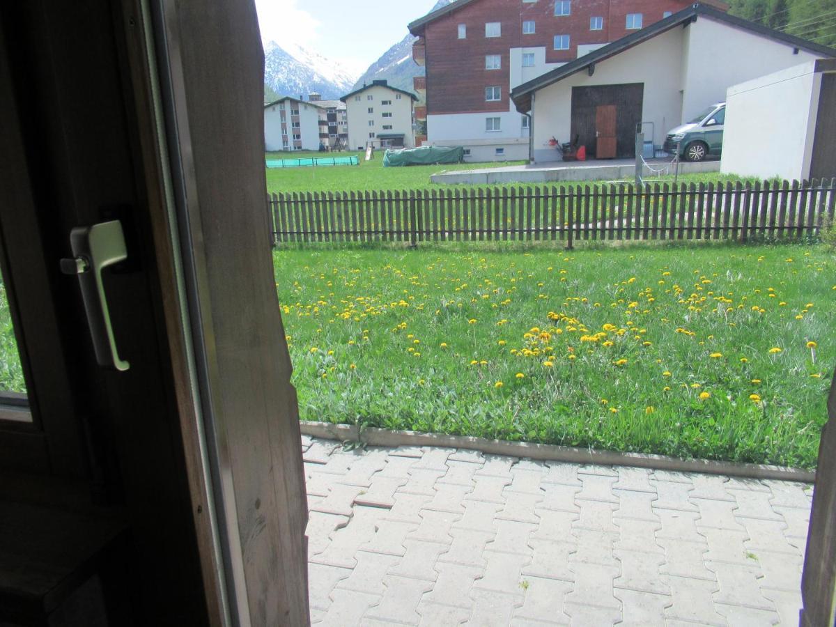 Free Cable Car & Bus In The Summer Haus L'Oree Saas-Grund Rom bilde